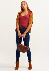 casual-u-yaka-tisort_megara-bordo_2_enbuyuk.jpg