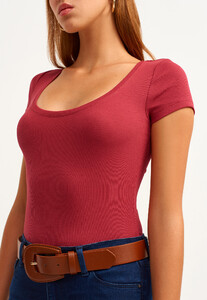 casual-u-yaka-tisort_megara-bordo_3_enbuyuk.jpg