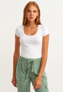 casual-u-yaka-tisort_white-beyaz_1_enbuyuk.jpg
