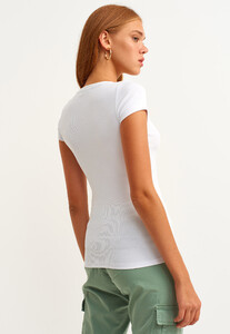 casual-u-yaka-tisort_white-beyaz_4_enbuyuk.jpg