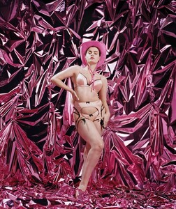 charli-howard-agent-provocateur-ad-campaign-5.thumb.jpg.58082349f036c8cecea0d81560c85ed7.jpg