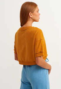 crop-top-sweat_cumino-kahverengi_4_enbuyuk.jpg