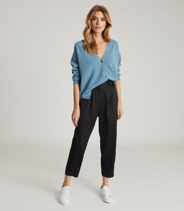 cropped-tapered-trousers-womens-stanton-in-black-2.thumb.jpg.6464bcf7b2727c6dbade22c4a802750e.jpg