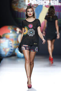 desigual_pasarela_15.jpg