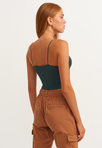dikissiz-crop-top_fatsia-yesil_4_enbuyuk.jpg