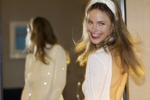 halston-sage-the-bare-magazine-january-2021-6.jpg