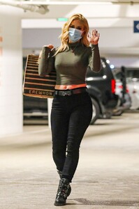 heidi-montag-shopping-at-erewhon-market-in-pacific-palisades-01-25-2021-2.jpg