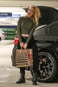 heidi-montag-shopping-at-erewhon-market-in-pacific-palisades-01-25-2021-8.jpg