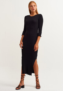 high-neck-maxi-triko-elbise_black-siyah_3_enbuyuk.jpg