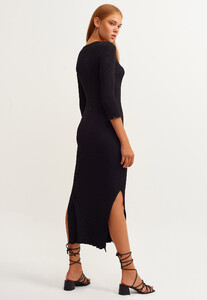 high-neck-maxi-triko-elbise_black-siyah_4_enbuyuk.jpg