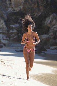 imaan-hammam-in-an-animal-print-bikini-victoria-s-secret-photoshoot-in-st.-barts-01-08-2021-7.jpeg