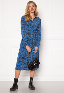 jacqueline-de-yong-piper-ls-placket-dress-blue-iolite-aop-silv_2.thumb.jpg.fbed06ab77fc2670c97a1999e2e96864.jpg