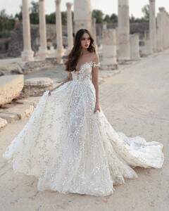 julievinobridal_124186155_374477910331325_396744974855660445_n.jpg