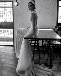 julievinobridal_80066012_111876880169133_6447252787154087357_n.jpg