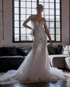 julievinobridal_94173751_1499706476865000_2363809281129665399_n.jpg