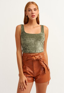 kare-yaka-crop-tank-top_tomil-yesil_1_enbuyuk.jpg