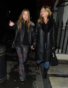 kate-and-lila-grace-moss-night-out-in-mayfair-12-04-2020-9.jpg
