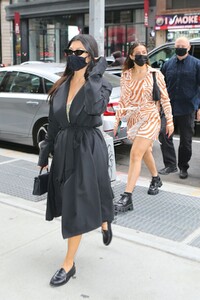 kourtney-kardashian-and-addison-rae-leaves-their-hotel-in-new-york-10-11-2020-11.jpg