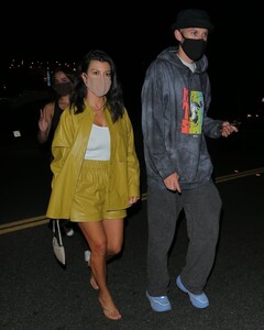 kourtney-kardashian-and-addison-rae-out-for-dinner-in-malibu-08-30-2020-0.jpg