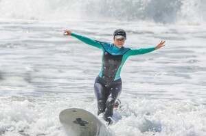 kourtney-kardashian-in-wetsuit-at-surf-lesson-in-malibu-09-27-2020-13.jpg