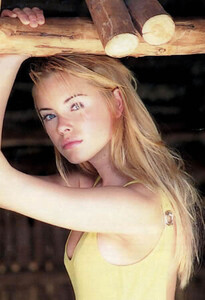 kristanna_loken_012_jpg_uQCQuWF.jpg