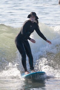 leighton-meester-morning-surf-session-in-malibu-01-08-2021-0.jpeg