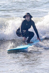 leighton-meester-morning-surf-session-in-malibu-01-08-2021-11.jpeg