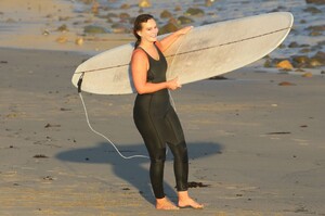 leighton-meester-surfing-in-malibu-01-04-2021-1.jpeg