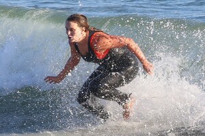 leighton-meester-surfing-in-malibu-01-04-2021-10.jpeg