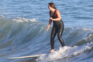 leighton-meester-surfing-in-malibu-01-04-2021-9.jpeg