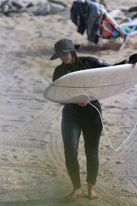 leighton-meester-surfing-session-in-malibu-12-08-202-2.jpeg