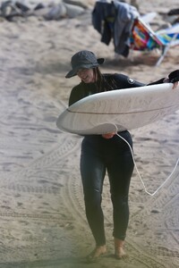 leighton-meester-surfing-session-in-malibu-12-08-202-2.jpeg