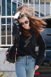 lily-collinis-out-for-lunch-at-tokyo-cube-in-studio-city-04-24-2018-15.jpg