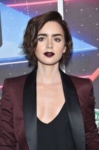 lily-collins-at-jaguar-land-rover-british-academy-britannia-awards-in-beverly-hills-10-30-2015_6.jpg