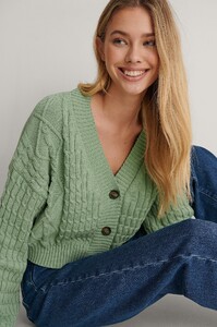 lisa_marie_cable_knitted_cardigan_1688-000005-0022_04g_r.thumb.jpg.04d32e7a490f04115748d0872e8a6677.jpg