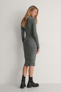 lisa_marie_cable_knitted_midi_dress_1688-000022-0008_03d_r.thumb.jpg.d13e9042b5d6910b69d11e774f808656.jpg