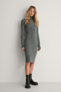 lisa_marie_cable_knitted_midi_dress_1688-000022-0008_04c_r.thumb.jpg.b043c00563617c8703bbd8f85c456eca.jpg