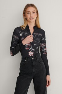 lisa_marie_front_zip_printed_body_1688-000002-0002_01a_r.thumb.jpg.6ea2fd81da210a4336724dbc4f7e0c74.jpg