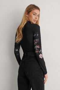 lisa_marie_front_zip_printed_body_1688-000002-0002_02b_r.thumb.jpg.693bf5e0c73f530637cfed41ac577031.jpg