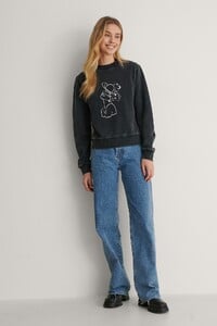 lisa_marie_printed_stone_washed_sweatshirt_1688-000025-0002_03c.thumb.jpg.a0e83e42627ac5310cd34ec860db0578.jpg