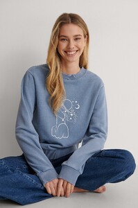 lisa_marie_printed_stone_washed_sweatshirt_1688-000025-0003_01a.thumb.jpg.ff5988eedb30c21ee2a037587ae65d2e.jpg