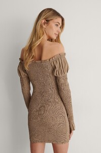 lisa_marie_smocked_off_shoulder_dress_1688-000031-0005_03k.thumb.jpg.d16f7ae5380e20c1639c302b376a9f3c.jpg