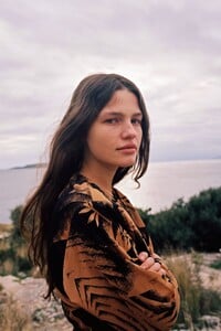look-at-me-now-olga-doch-chris-kontons-exclusif-folkr-14-800x1196.thumb.jpg.a02bb5b796abdcf25f75fef8efbe6b61.jpg