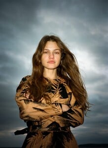 look-at-me-now-olga-doch-chris-kontons-exclusif-folkr-14-bis-800x1092.thumb.jpg.3fed160c742e4a3b7fadc1b7f2ef8c6d.jpg