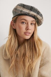 nakd_checkered_beret_hat_1015-003438-0005_01.thumb.jpg.fdf67c294b186c9d2263e51f498b8f64.jpg