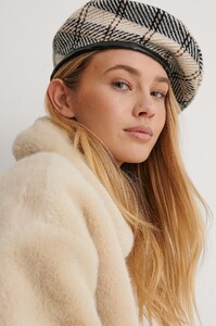 nakd_checkered_beret_hat_1015-003438-0005_02.thumb.jpg.d41368b5aae94f3f436c42802a266e01.jpg