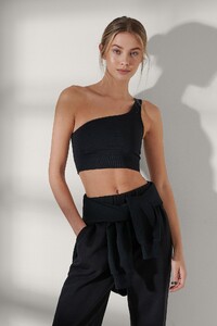 nakd_one_shoulder_bra_top_1703-000034-0002_01a.thumb.jpg.55207be0c050ab7adb0cd66598f7df42.jpg