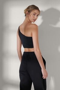 nakd_one_shoulder_bra_top_1703-000034-0002_02b.thumb.jpg.2dde26849268b2968056e93c05952a1a.jpg