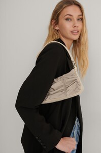 nakd_rouched_shoulder_bag_1015-003321-0005_02.thumb.jpg.5a1b9110cc0a9757acd181a8e787ffbe.jpg