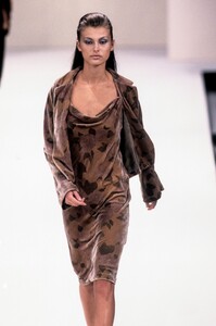 nicole-farhi-fw-1997-7.thumb.jpg.96b8934e191343301c3de0f37cd102c3.jpg